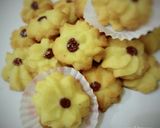 Foto langkah ke 6 dari resep Kue Semprit Klasik #BuatRamadhanBerkesan.