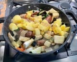 Une image de l'étape 24 de Potée aux saucisses fumées, lard et légumes.