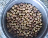 A picture of step 2 of Spicy deshi chana usal.
