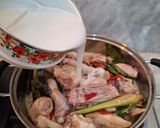 Foto langkah ke 5 dari resep Garang Asem Bumbu Iris Cemplang-Cemplung.