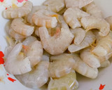 Hình bước làm 1 của món Tôm rim mặn ngọt