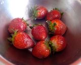 A picture of step 1 of Strawberry shrikhand.