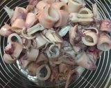 Foto langkah ke 1 dari resep Tumis cumi kering.