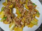 Patacones rellenos de pollo con aguacate