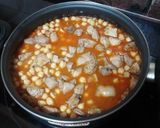 Foto del paso 5 de la receta: Guiso de garbanzos con espinacas y carne de cochino