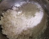 Foto langkah ke 2 dari resep Bandros (pancong kelapa).