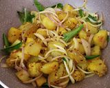 A picture of step 4 of Stir Fried Sweet Potato.