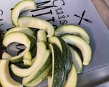 Une image de l'étape 2 de Duo de courgettes et aubergine chinoise aux gingembre et épices.