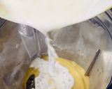A picture of step 2 of Oats and mango smoothie.