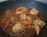 Foto langkah ke 3 dari resep Kepiting Saus Tiram Pedas.