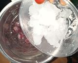 A picture of step 3 of Grapes juice.
