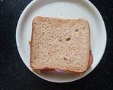 A picture of step 3 of Cheese chilla sandwich.