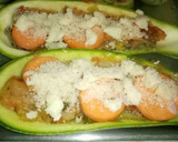 Foto del paso 9 de la receta: Calabacín relleno de vegetales gratinado 🥒