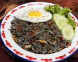 Foto langkah ke 7 dari resep Nasi Goreng Hitam Tinta Cumi ala dapurVY.