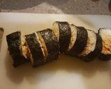 Foto langkah ke 12 dari resep Sushi Tuna Pedas (Spicy tuna sushi).
