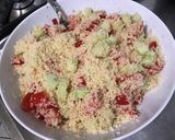 Une image de l'étape 12 de Salade de semoule aux tomates, concombre, poivrons et lomo.