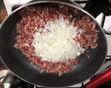 Foto del paso 3 de la receta: Tostada de calabacín bacon y choricito de mi pueblo