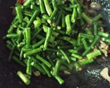 Foto langkah ke 3 dari resep Tumis Kacang Ampela.
