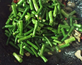 Foto langkah ke 3 dari resep Tumis Kacang Ampela.