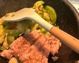 รูปขั้นตอนการทำที่ 5 ของ ผัดมะเขือยาว หมูสับ