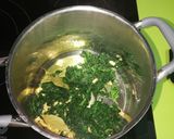 Foto del paso 5 de la receta: Espinacas en salsa con huevos