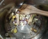 Foto langkah ke 7 dari resep Sup Pindang Ikan Gurame Bumbu Iris Cemplung Sehat Yummy.
