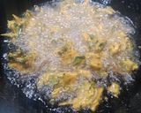 A picture of step 4 of Mix veg pakoray.