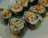 Foto langkah ke 7 dari resep Crispy Chicken Sushi Roll.