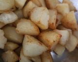 A picture of step 1 of Bhungla Lasaniya Batata Kathiyawadi Gujarati Cuisine.