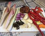 Foto langkah ke 1 dari resep Ikan Mas Arsik terong hijau.