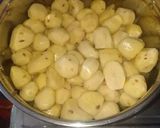A picture of step 2 of Mukimo #festivedish.