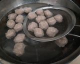Foto langkah ke 4 dari resep Bakso Sapi Kenyal Tanpa Pengawet dengan Tepung Tapioka.