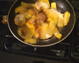 Foto del paso 3 de la receta: Bizcocho de manzana en sartén