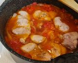 Foto del paso 4 de la receta: Jamoncitos de pollo con salsa de pimientos y tomate