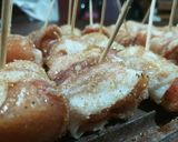 Foto del paso 2 de la receta: Bocaditos de pollo envuelto en panceta caramelizados