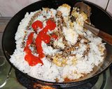 Foto langkah ke 2 dari resep Nasi goreng telor dadar.