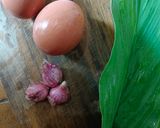 Foto langkah ke 1 dari resep Telur Dadar Daun Kunyit.