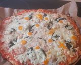 Foto del paso 8 de la receta: Pizza de gambas, ajetes y albahaca