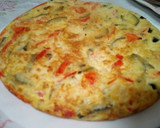 Foto del paso 7 de la receta: Tortilla de calabacín y pimiento rojo