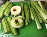 Hình bước làm 1 của món Nước ép khổ qua, dưa leo, cần tây, táo xanh và chanh-công thức từ cookpad