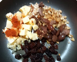Foto del paso 5 de la receta: Speedy...pasta, aceitunas negras, y frutas secas...puro sabor