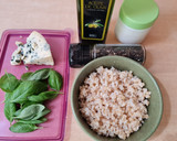 Foto del paso 1 de la receta: Salsa fresca de albahaca y queso azul 💙 sobre la base de yogur