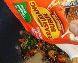 Foto langkah ke 2 dari resep Oseng Bakso Bawang.