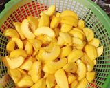 Hình bước làm 3 của món Trà đào ngâm đường