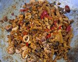 Foto langkah ke 3 dari resep Tumis kerang cumi tempe.