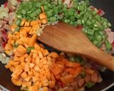 Foto langkah ke 5 dari resep Roti Goreng Sosis Rogut Keju.