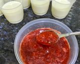 Foto langkah ke 8 dari resep Strawberry pannacotta.
