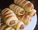 A picture of step 9 of Bread Sausage Roll.
