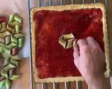 Foto del passaggio 8 della ricetta Crostata di Frangipane e Rabarbaro
