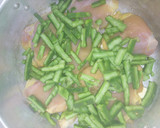 Foto del paso 2 de la receta: Pollo con verduras nopales y catsup a la Mario, s